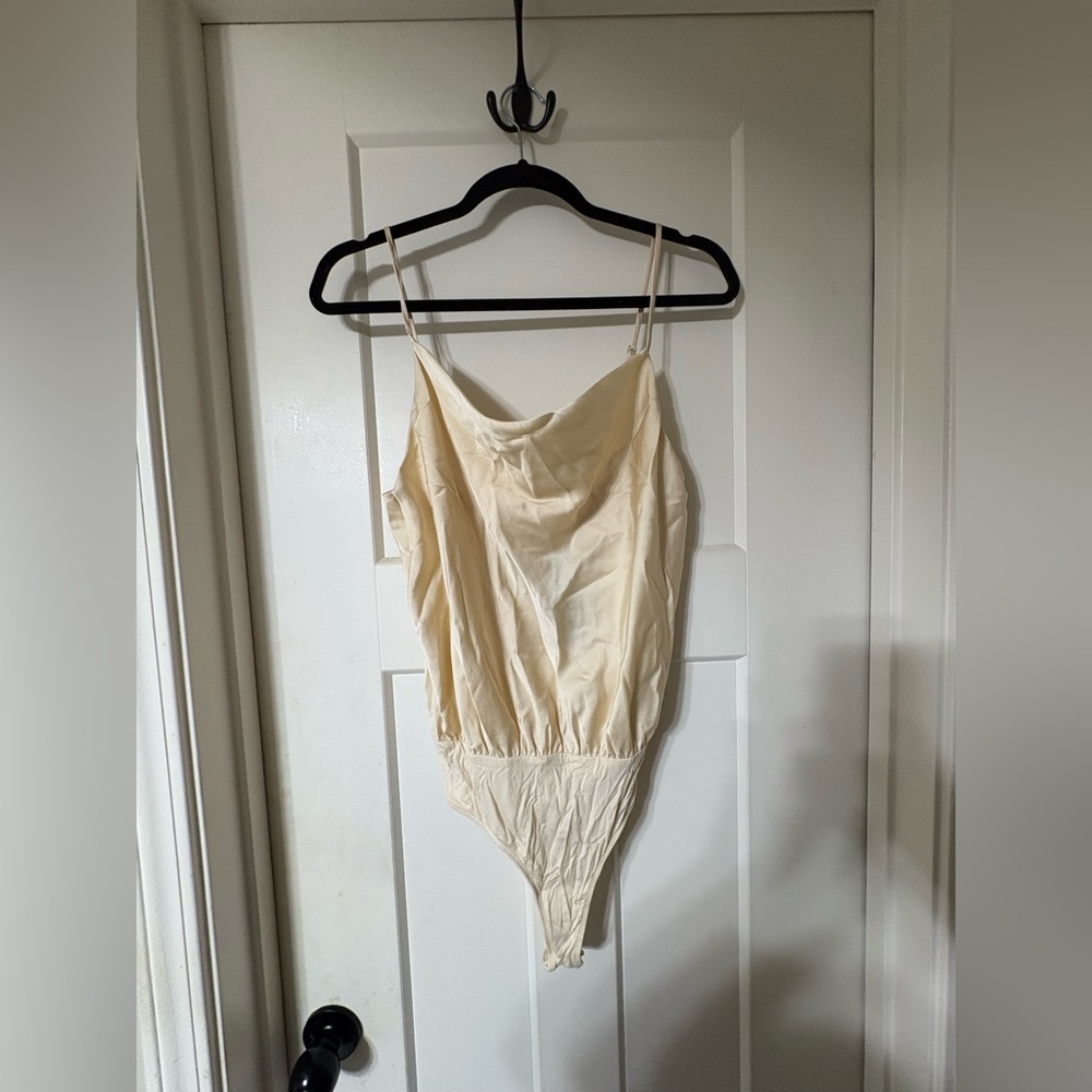 Lulus NWT Satin Cowl Neck Bodysuit in Cream